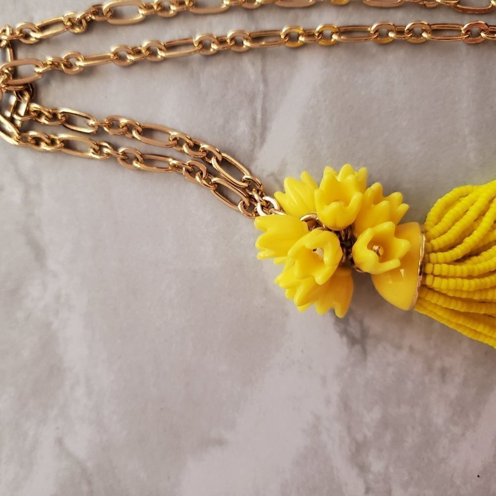 💐 J.Crew Sunny Yellow Flower Floral Beaded Tassel Pendant 💐 - Picture 10 of 13